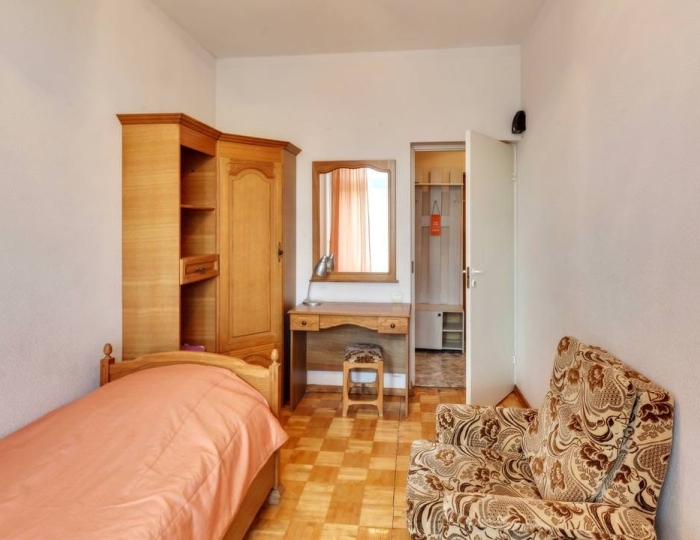 Кровать в 2-местном 2-комнатном номере стандарт (общие удобства) - Санаторий «Сосновый» Ижевск